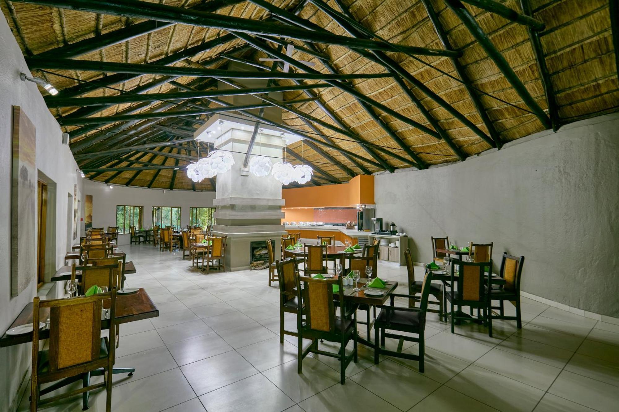 Cresta Marang Gardens Hotel Francistown Ngoại thất bức ảnh