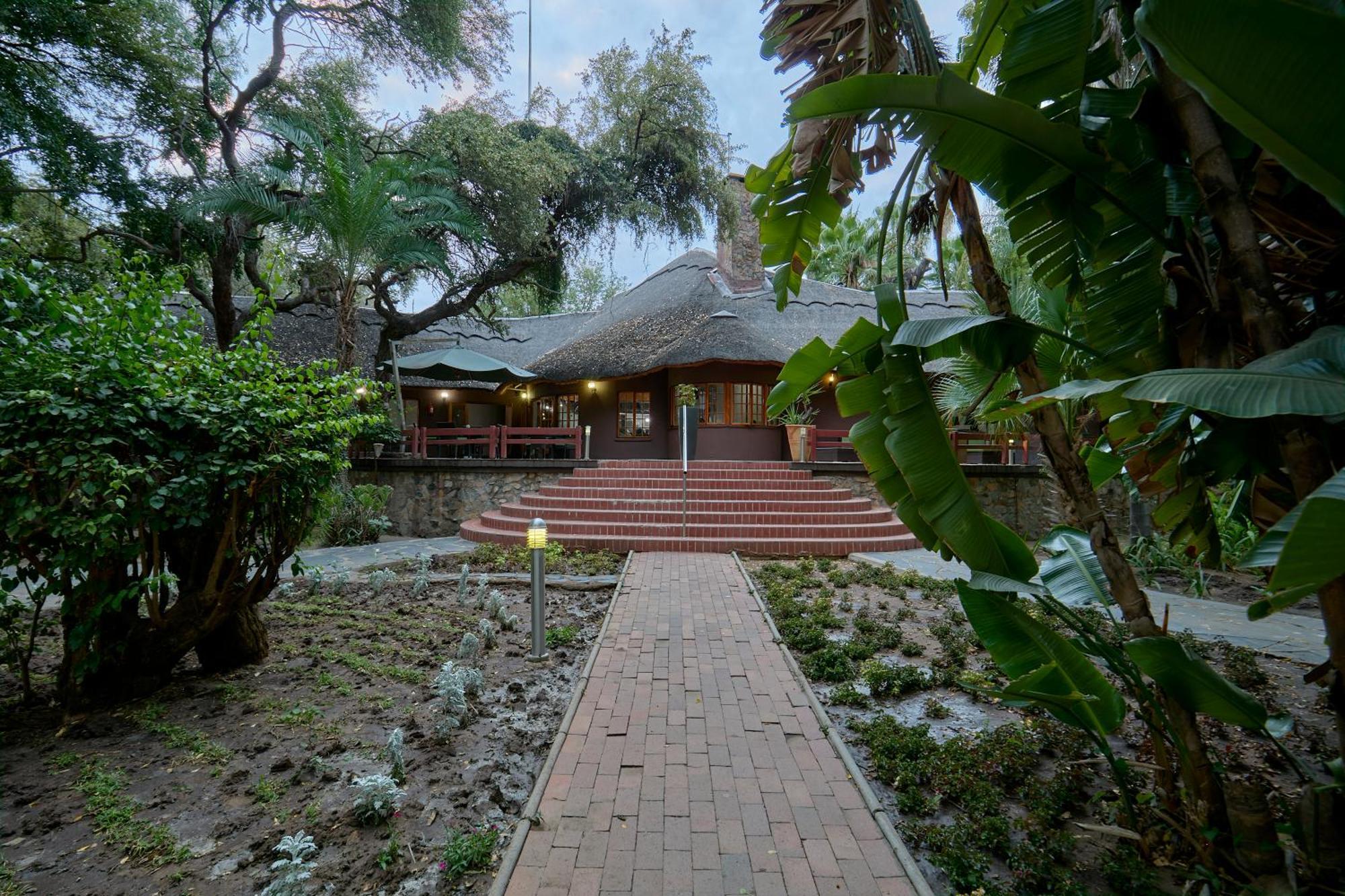 Cresta Marang Gardens Hotel Francistown Ngoại thất bức ảnh