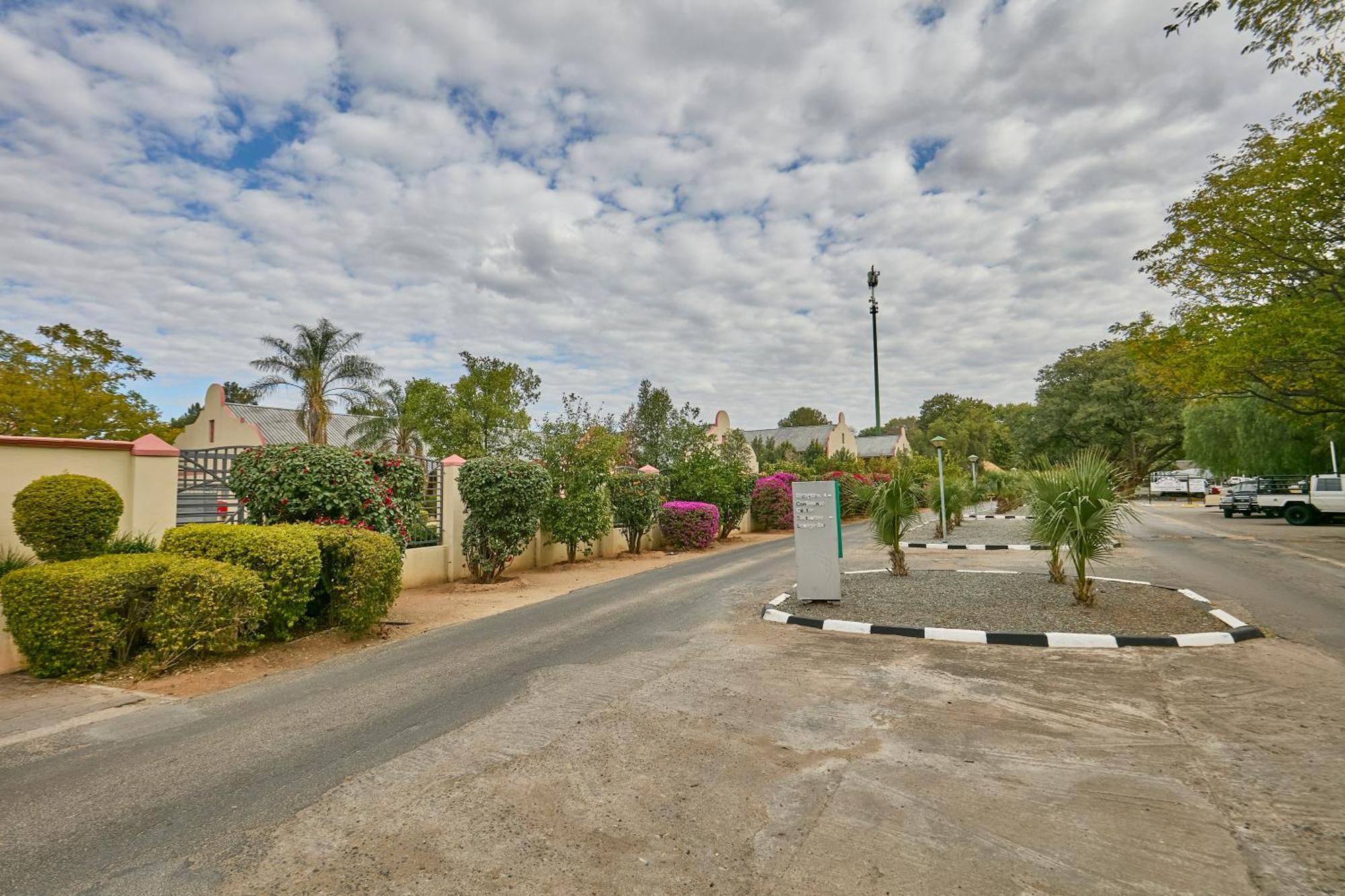 Cresta Marang Gardens Hotel Francistown Ngoại thất bức ảnh