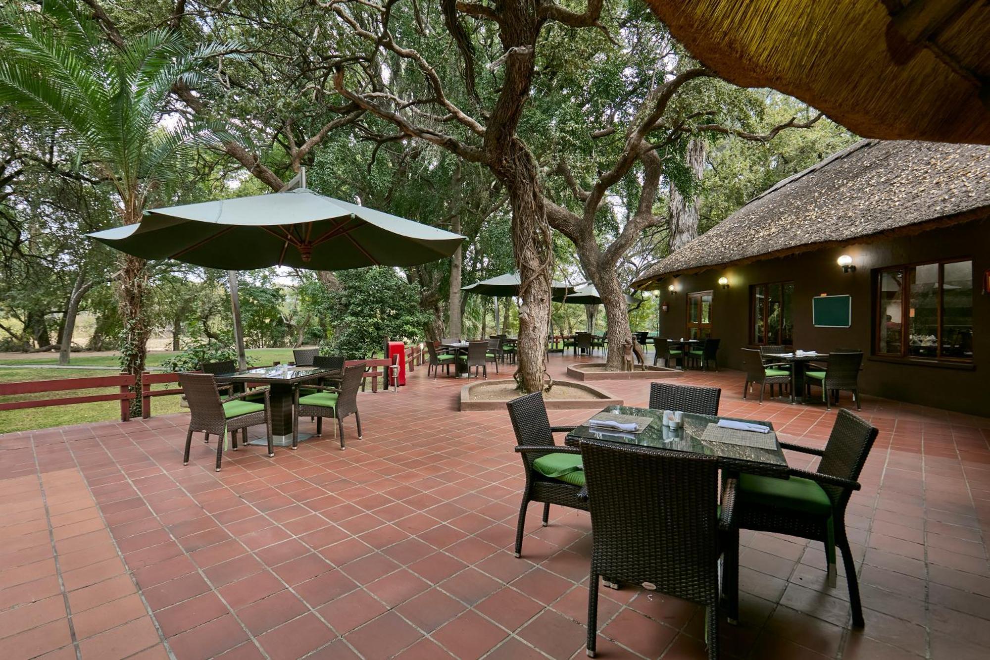 Cresta Marang Gardens Hotel Francistown Ngoại thất bức ảnh