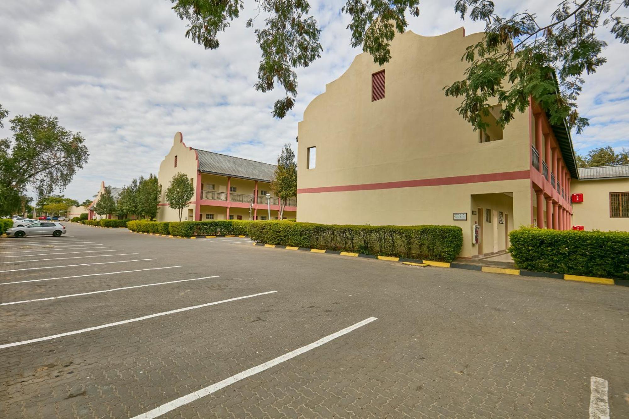 Cresta Marang Gardens Hotel Francistown Ngoại thất bức ảnh