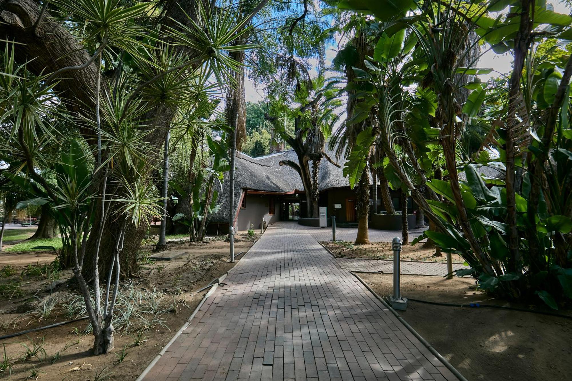 Cresta Marang Gardens Hotel Francistown Ngoại thất bức ảnh